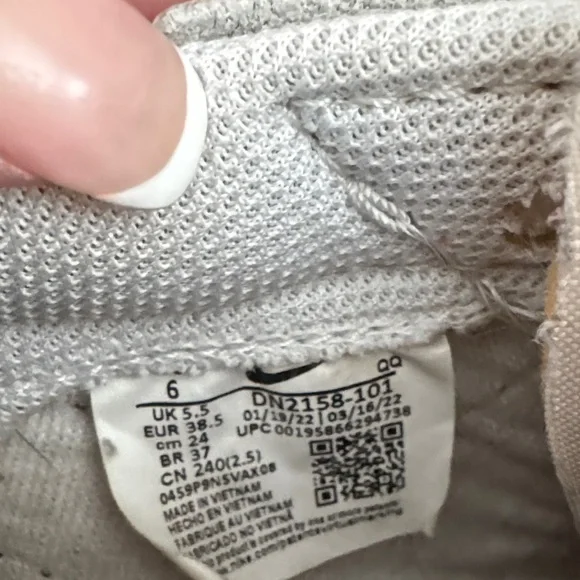 Nike Big Kids size 6 sneakers - Picture 6 of 12